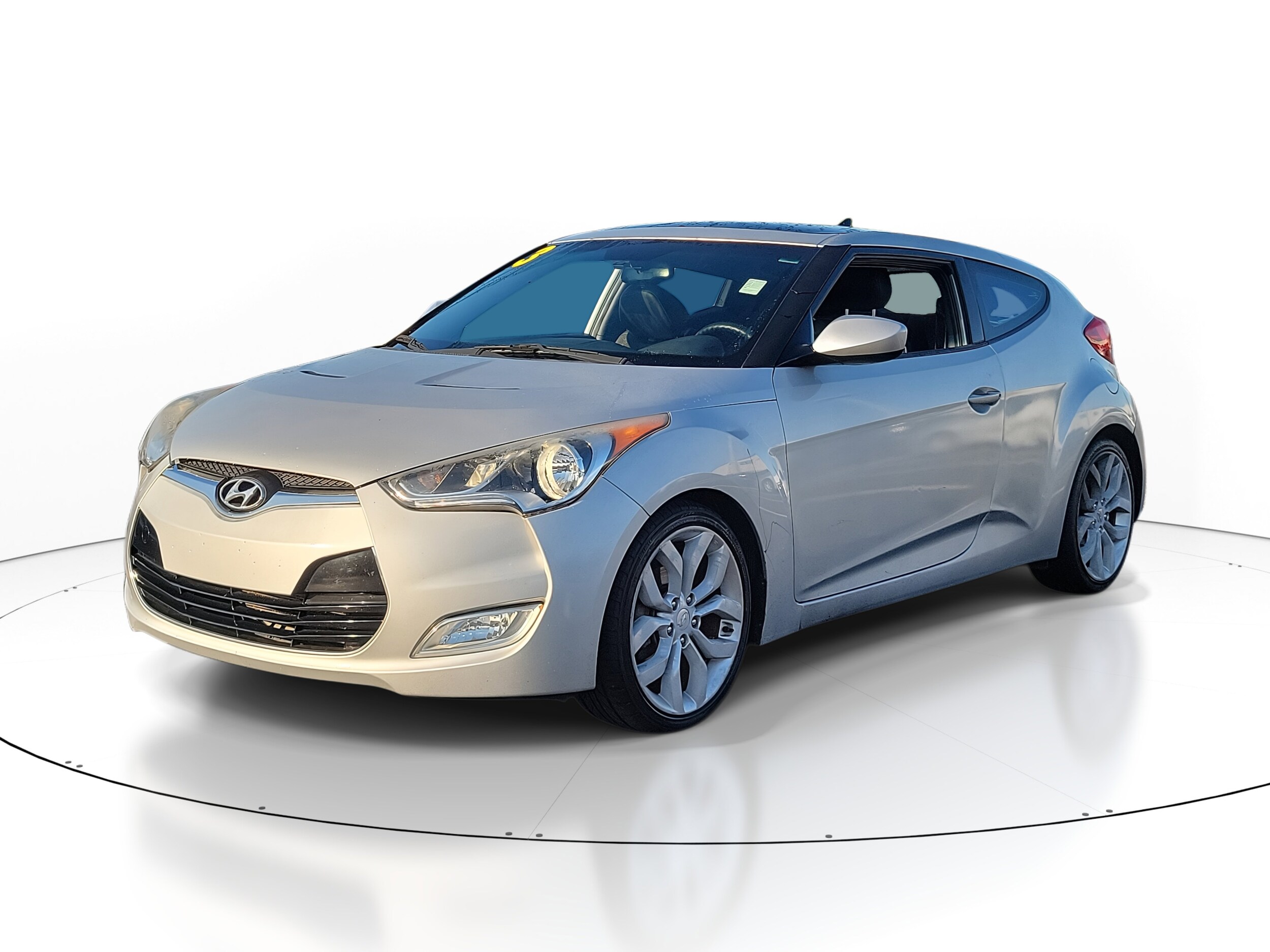 2013 Hyundai Veloster Base photo 2