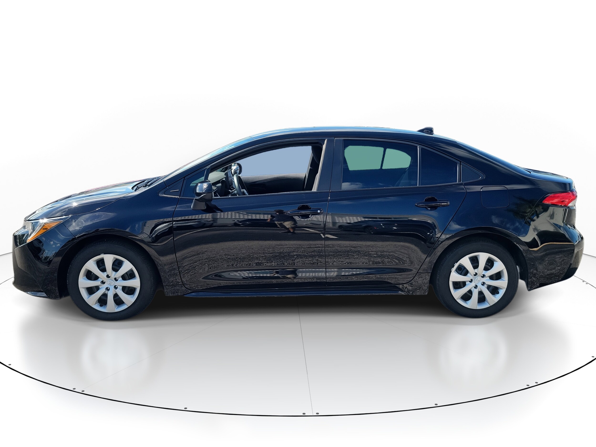 2024 Toyota Corolla LE photo 3
