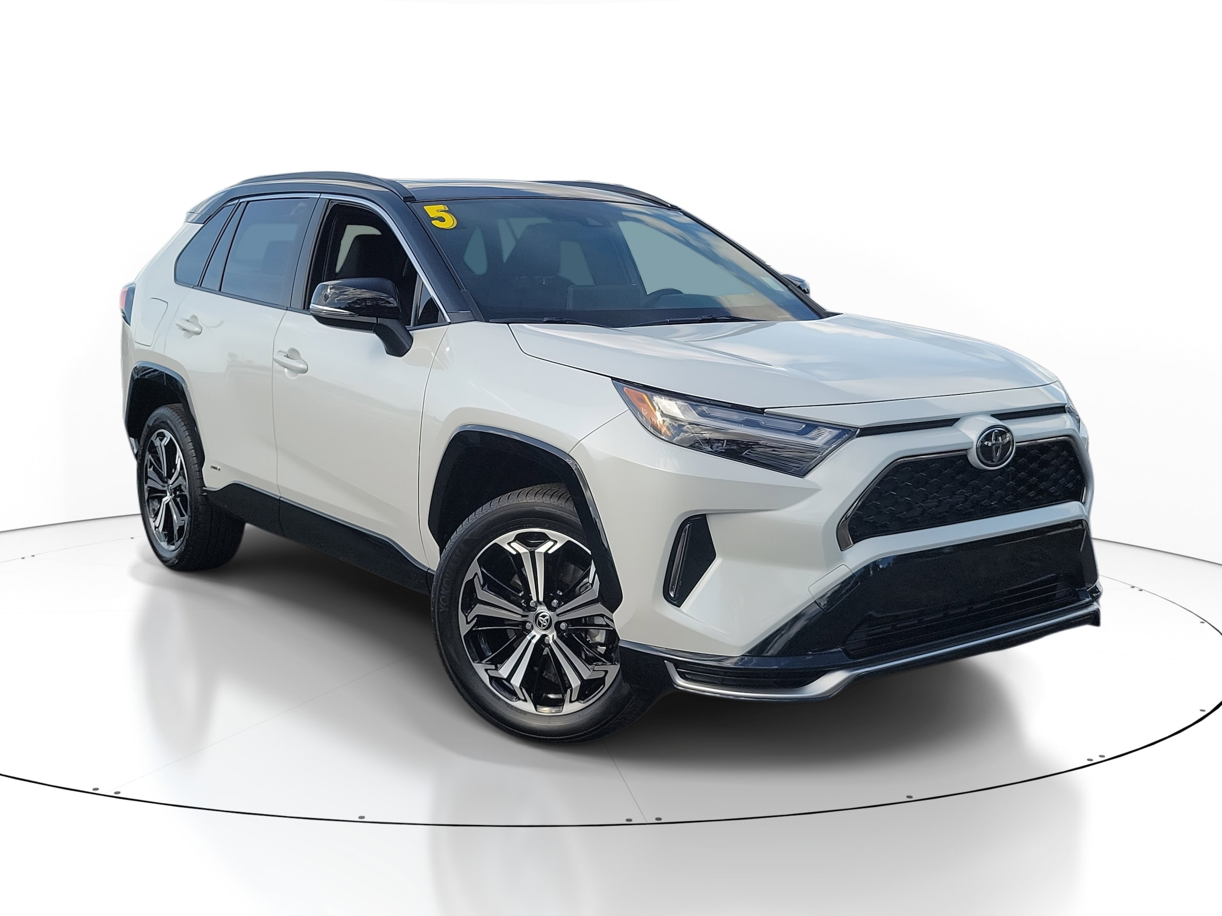 2025 Toyota RAV4 XSE's photo