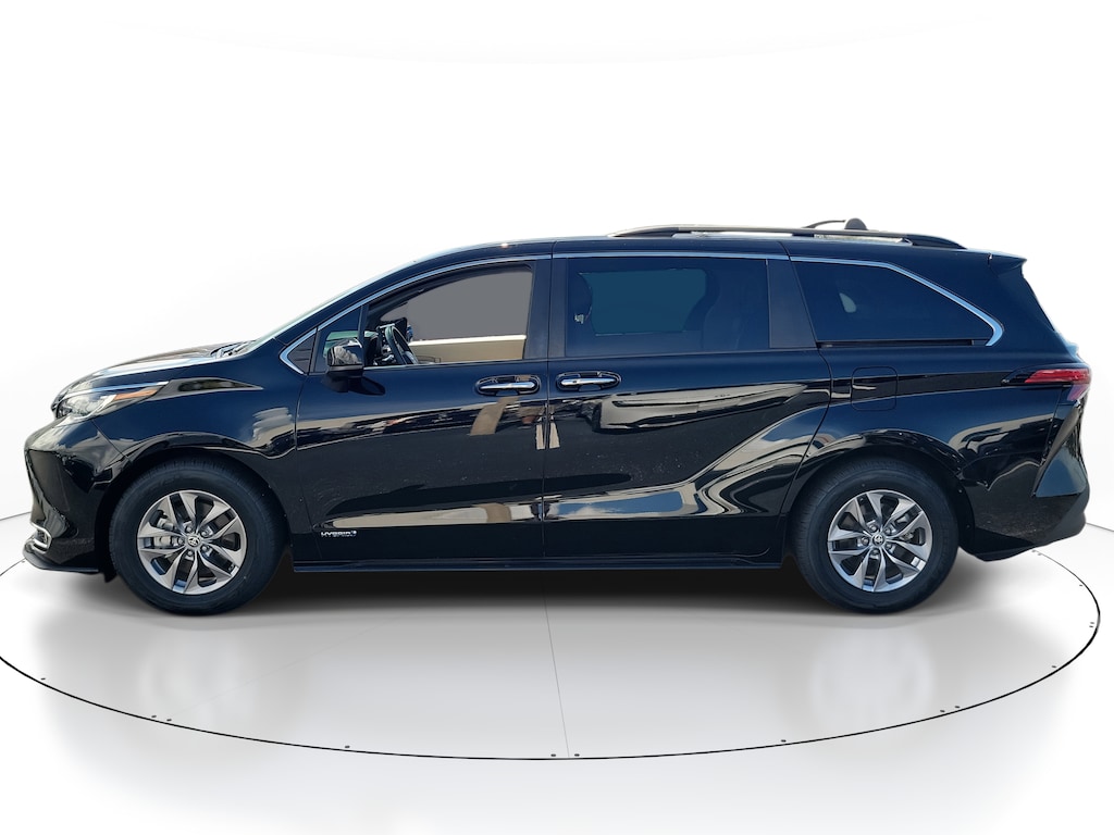 Used 2021 Toyota Sienna XLE Van