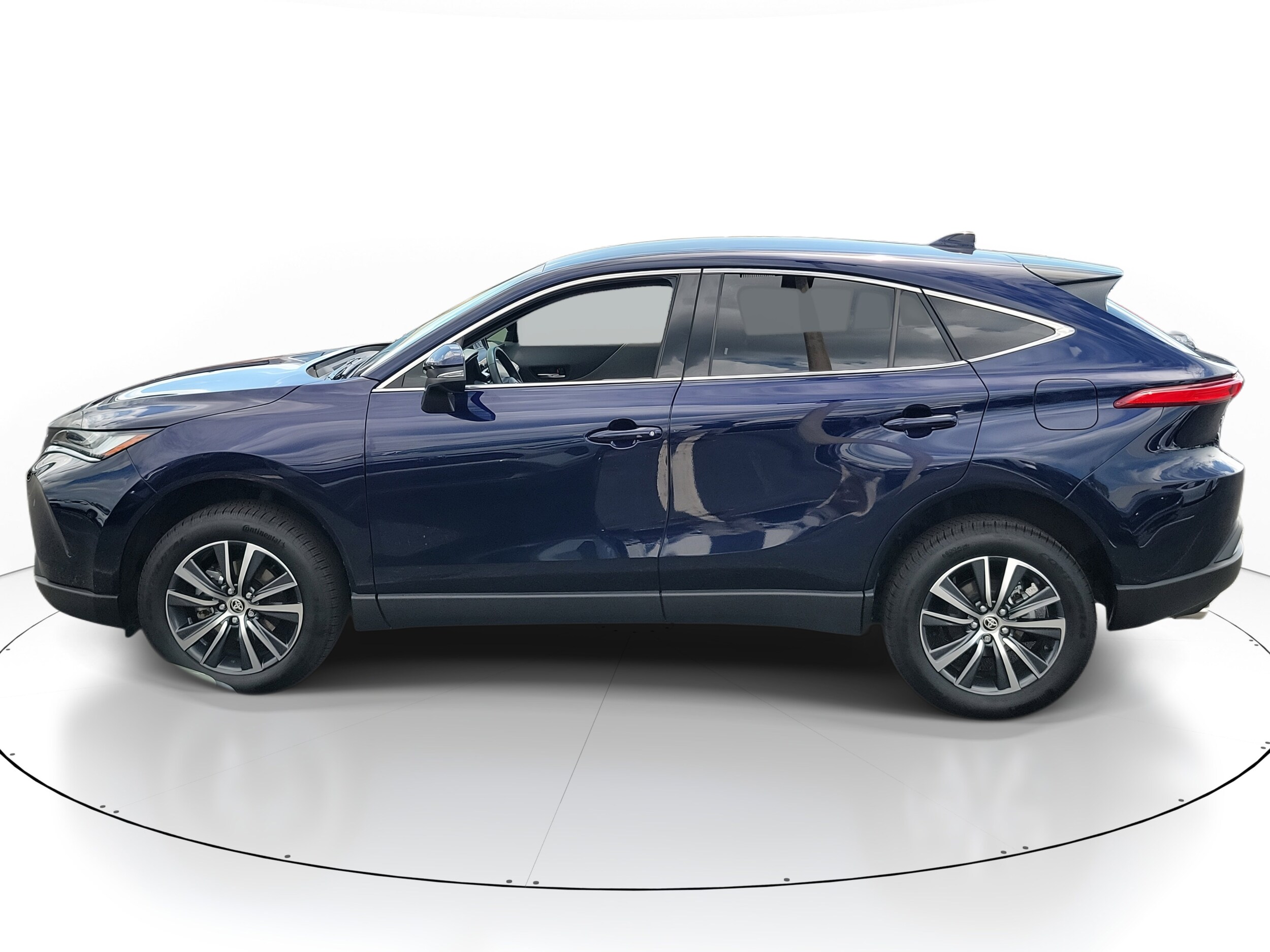 2023 Toyota Venza LE photo 3