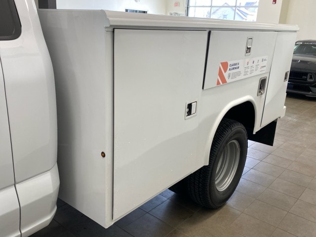 2025 Ford F-350 Super Duty Chassis Cab XL - Photo 5