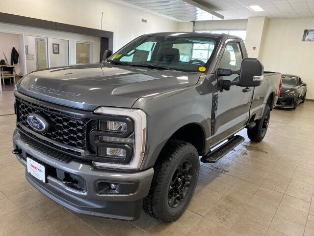 2025 Ford F-350 photo 3