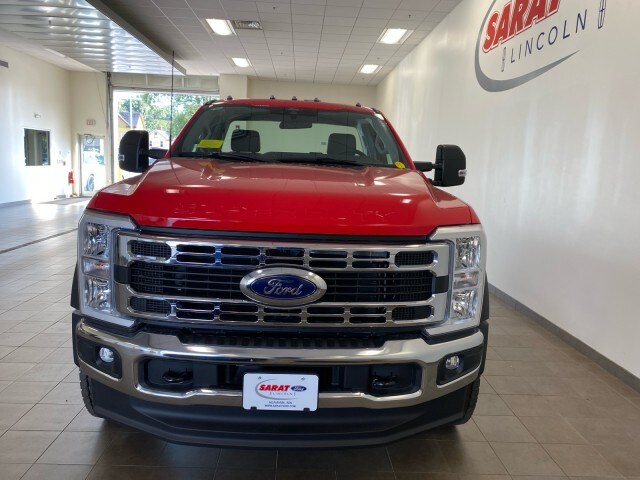 2024 Ford F-600 photo 2