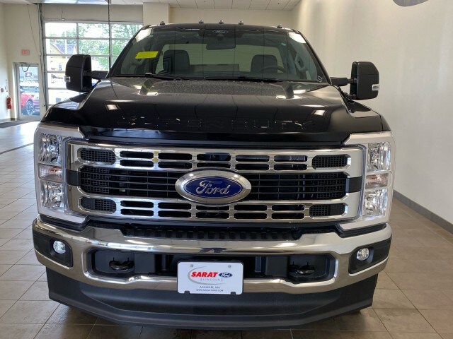 2025 Ford F-350 XLT photo 2