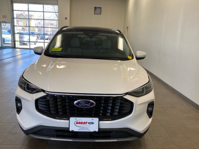 2024 Ford Escape Plug-In Hybrid photo 2