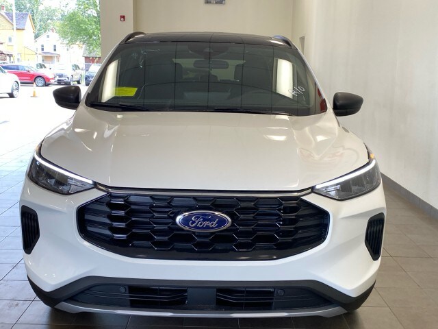 2025 Ford Escape ST-Line photo 2