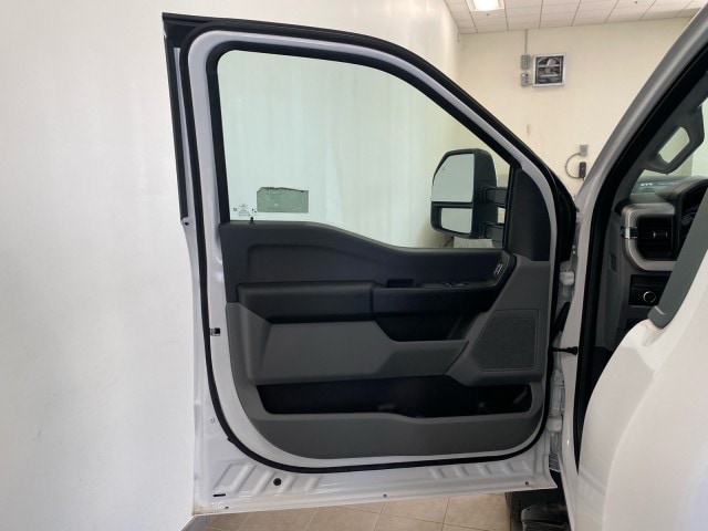 2024 Ford F-450 Super Duty Chassis Cab XL - Photo 10