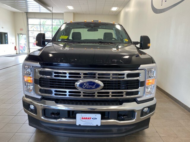 2025 Ford F-350 XL photo 2