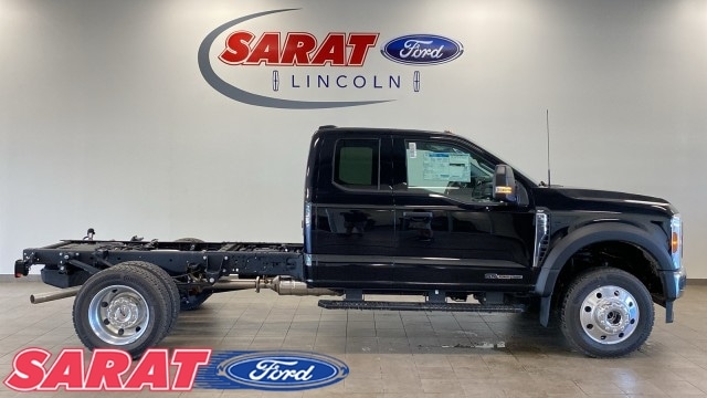 2025 Ford F-550 Super Duty Chassis Cab XLT's photo