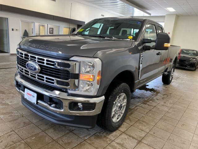 2025 Ford F-350 XLT photo 3