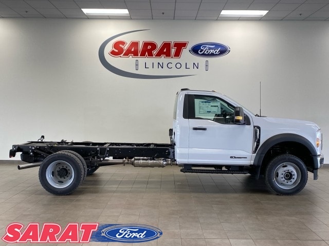 2026 Ford F-550 Super Duty Chassis Cab XL's photo