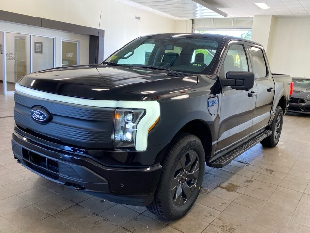 2025 Ford F-150 Lightning photo 2