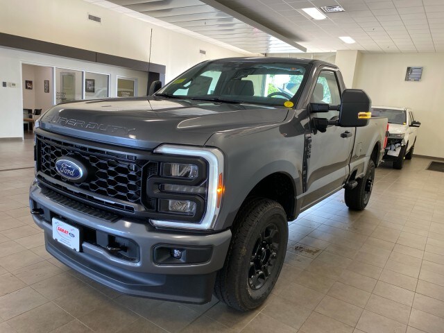2025 Ford F-350 photo 3