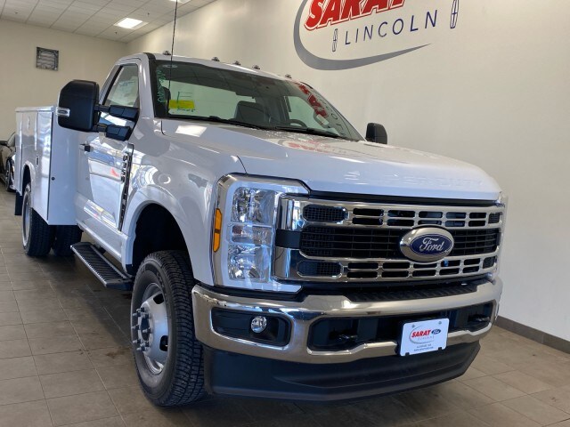 2025 Ford F-350 Super Duty Chassis Cab XL - Photo 2