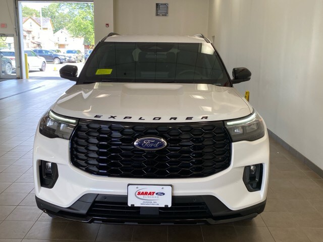 2025 Ford Explorer ST-Line photo 2