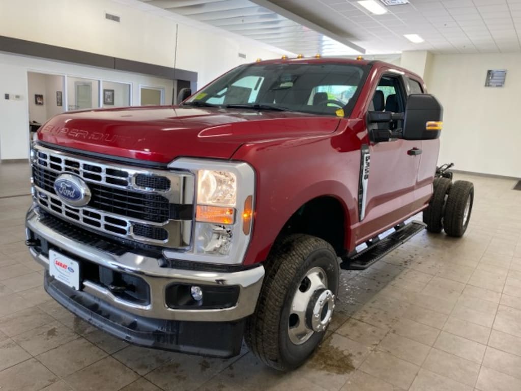 New 2024 Ford F-350 Chassis XLT SUPER CAB 168" WB Pickup Truck