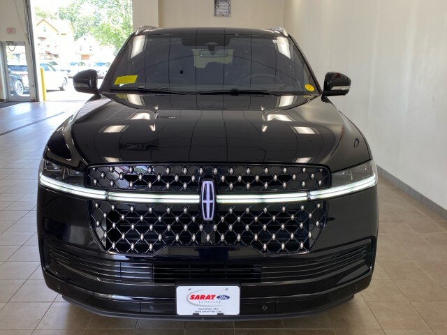 2025 Lincoln Navigator Black Label photo 2