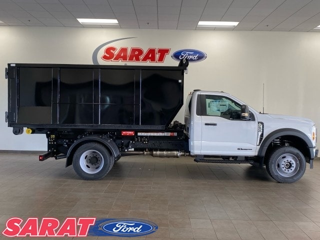 2025 Ford F-600 Super Duty Chassis Cab XL's photo