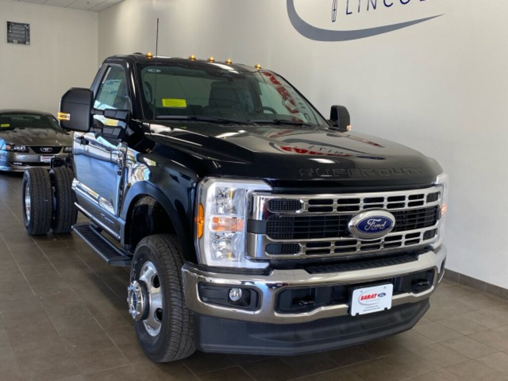 New 2024 Ford F-350 Chassis XLT REG CAB 145" WB TRUCK