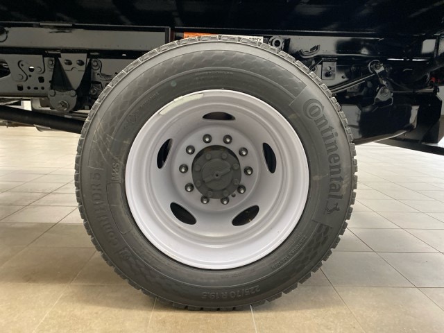 2025 Ford F-550 Super Duty Chassis Cab XL - Photo 19