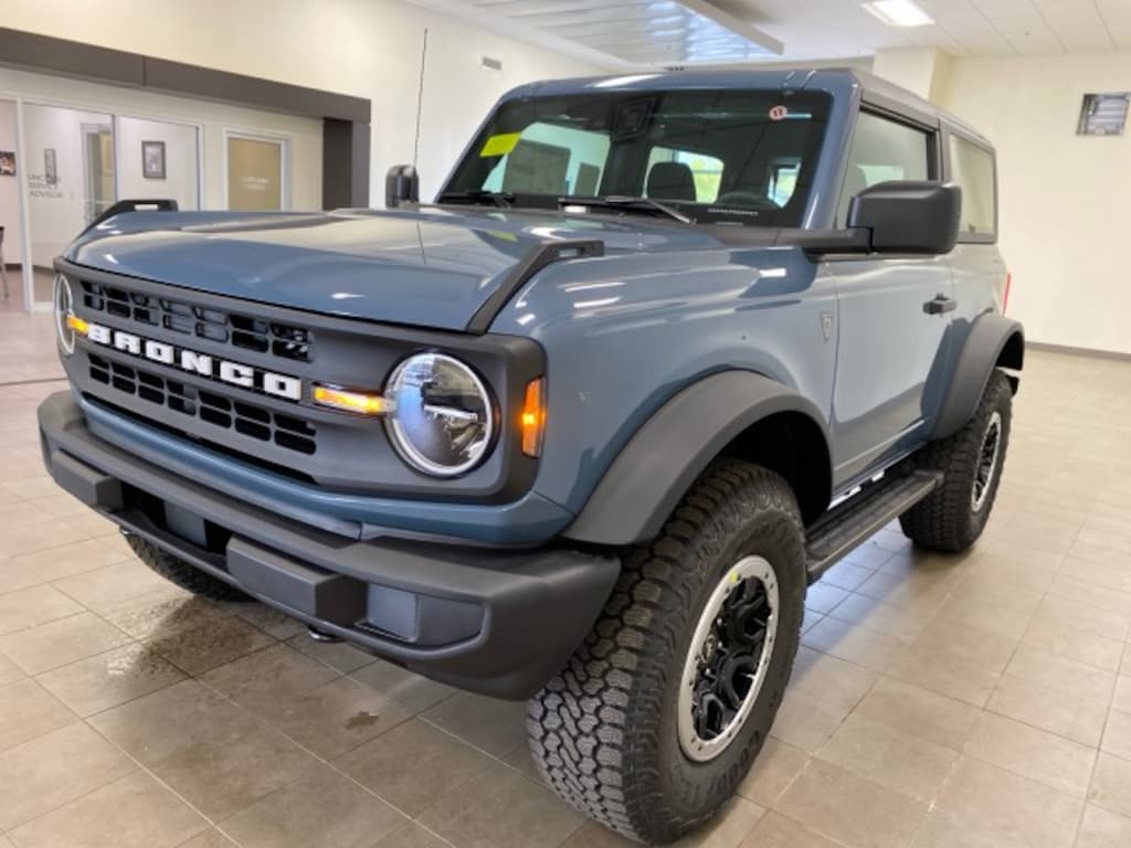 New 2025 Ford Bronco Base 2DR SUV