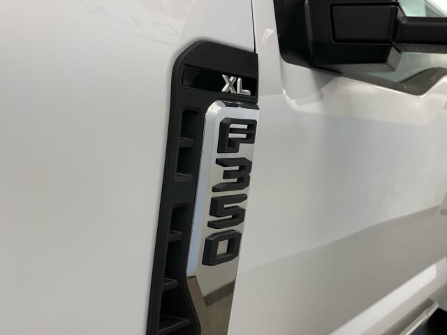 2025 Ford F-350 Super Duty Chassis Cab XL - Photo 10