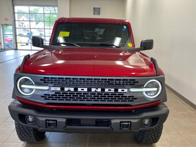2025 Ford Bronco Badlands photo 2