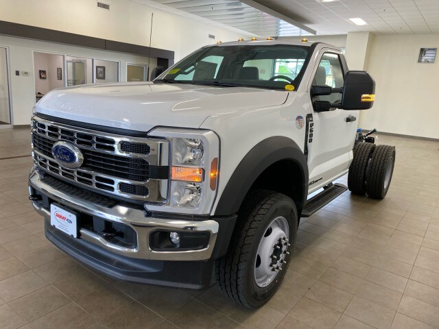 2024 Ford F-600 photo 3