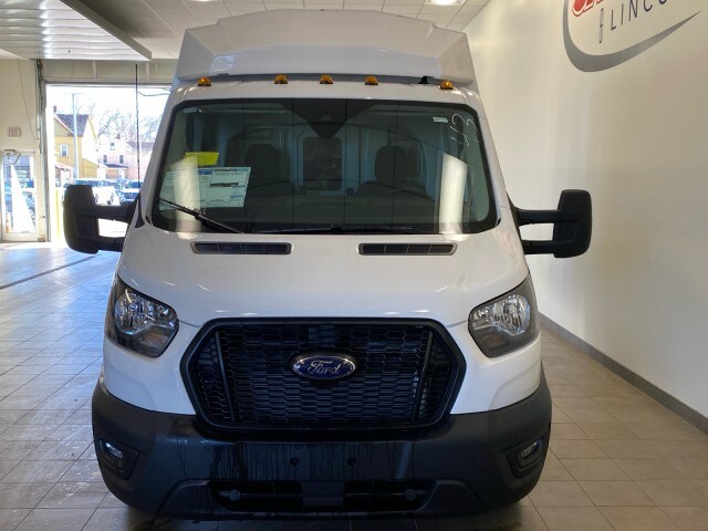 2024 Ford Transit Cutaway photo 2