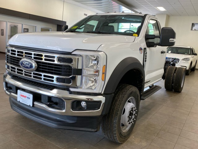 2024 Ford F-600 photo 3