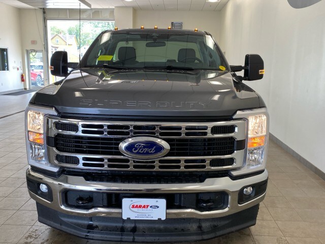2024 Ford F-350 XLT photo 2