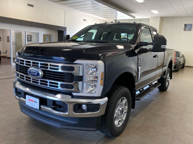 2026 Ford F-350 XLT photo 3