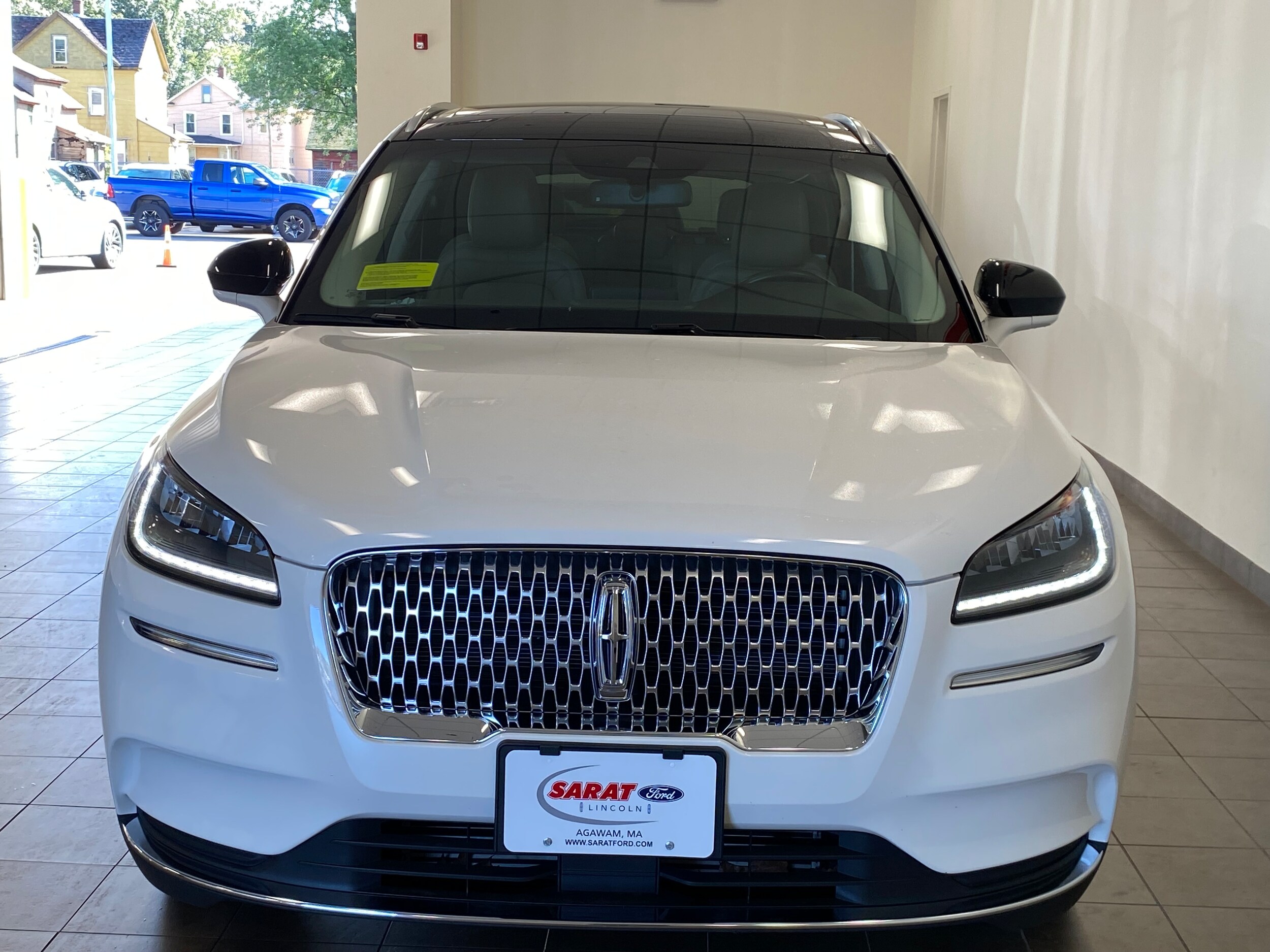 2022 Lincoln Corsair Standard photo 3