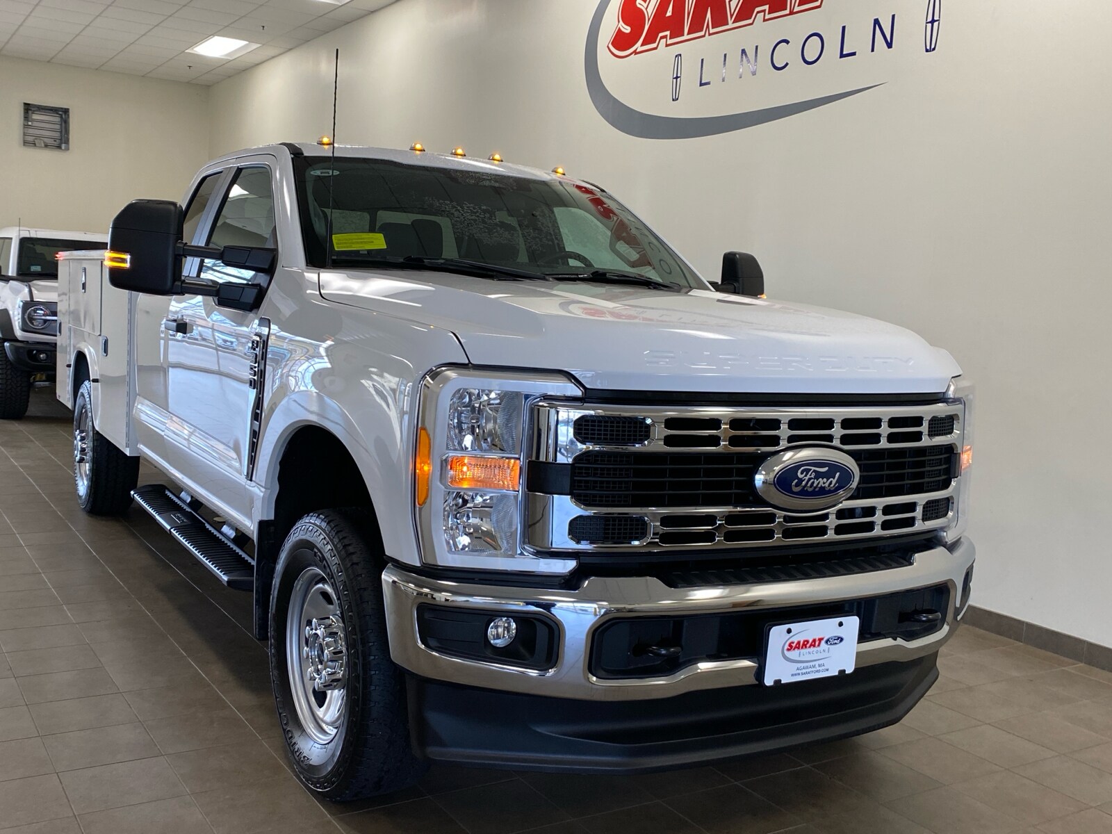 2023 Ford F-350 XL photo 2