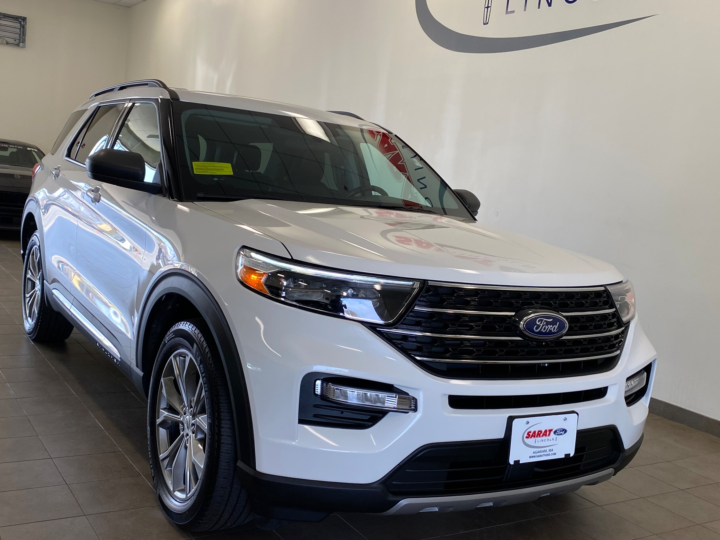 2022 Ford Explorer XLT photo 2