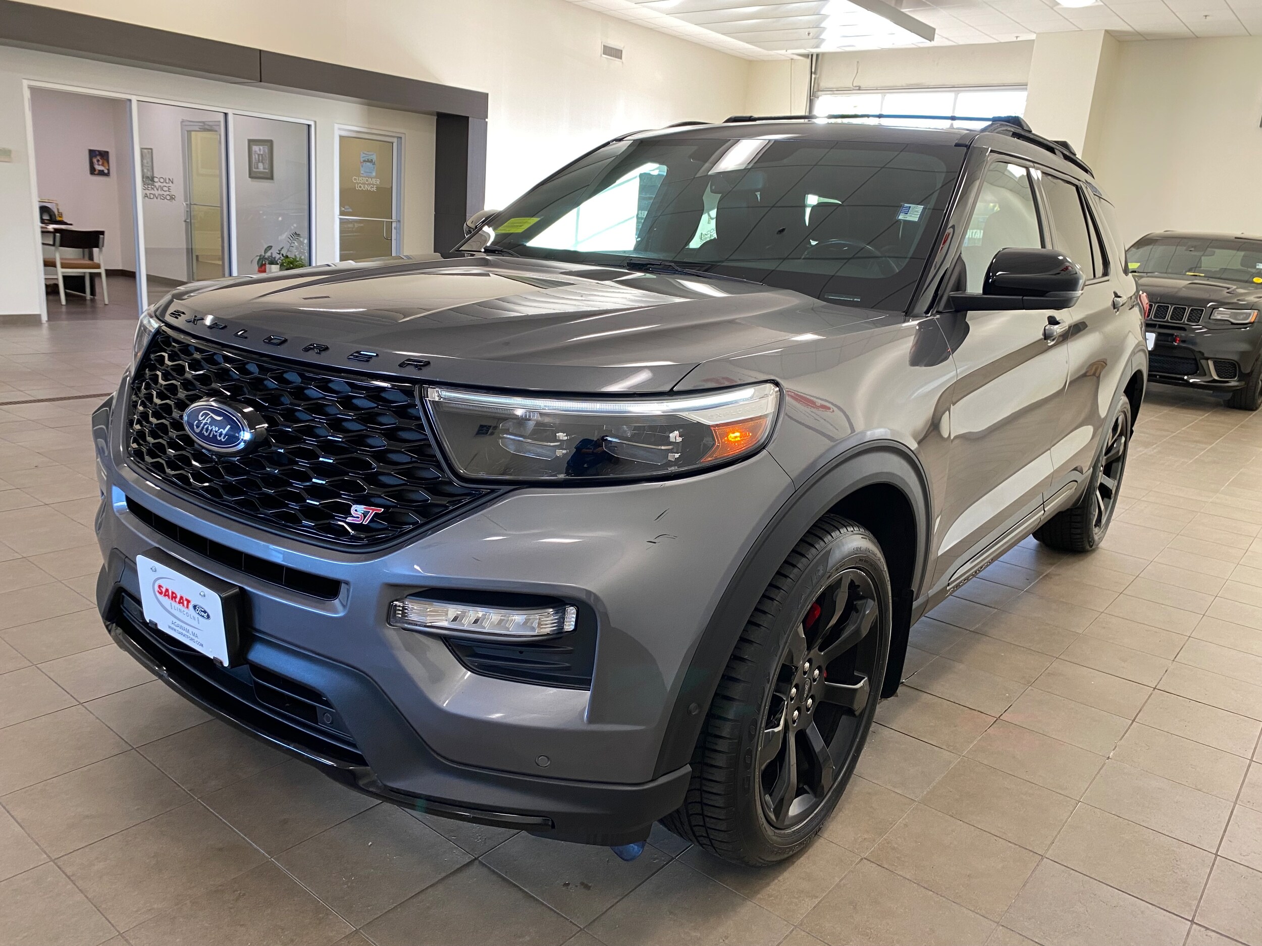 2021 Ford Explorer ST photo 3