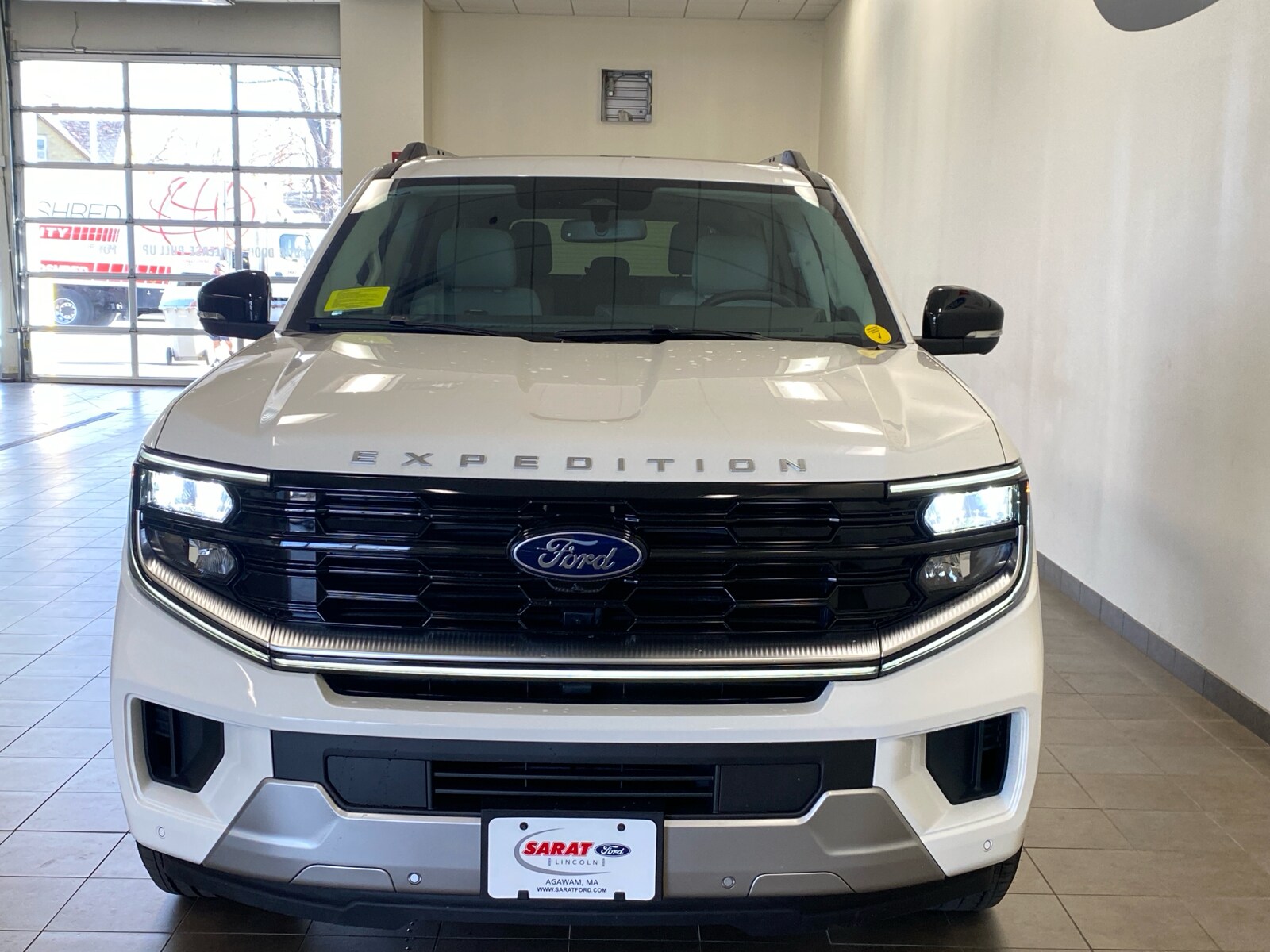 2025 Ford Expedition MAX Platinum photo 3