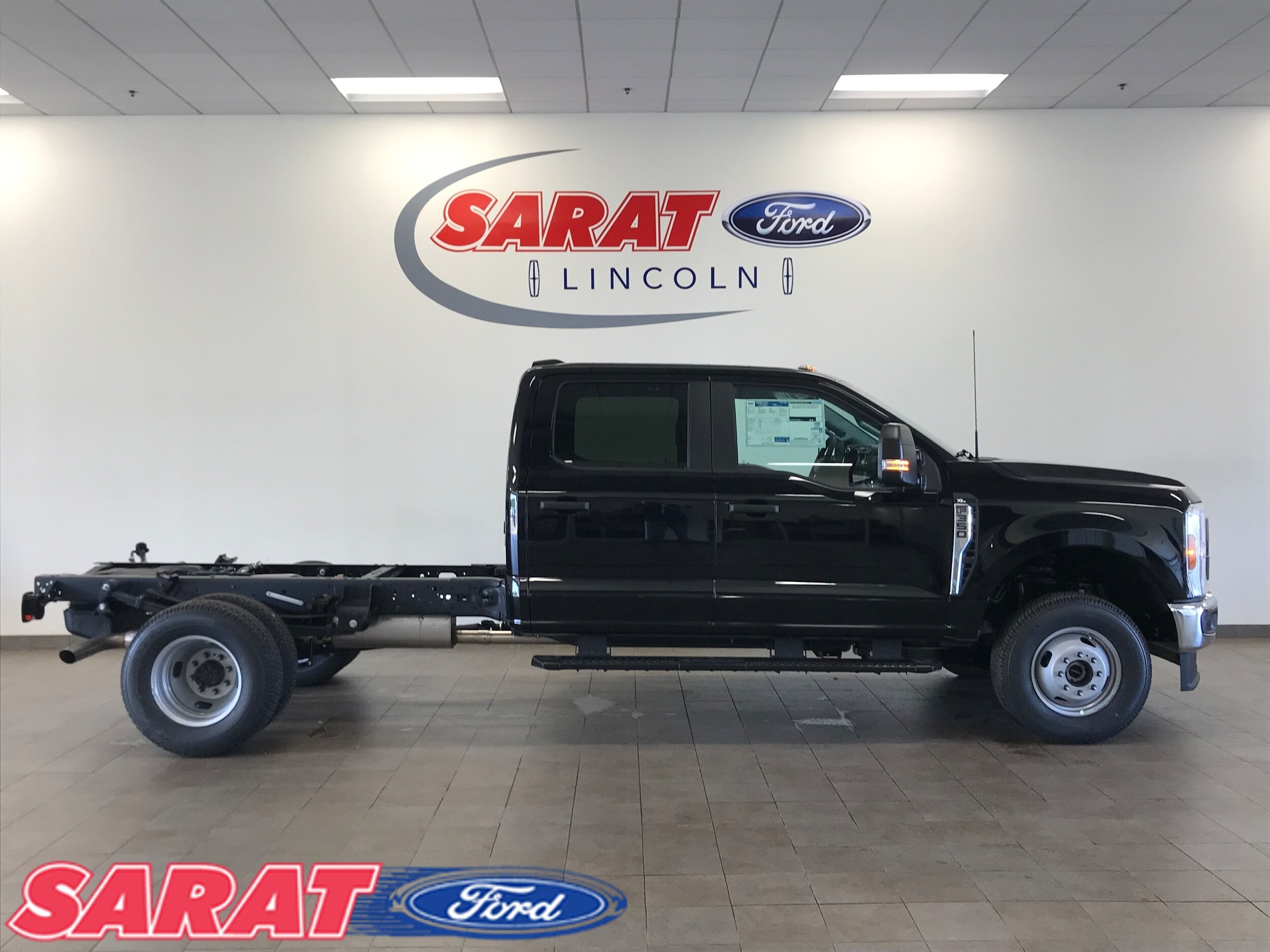 2026 Ford F-350 Chassis TRUCK 
