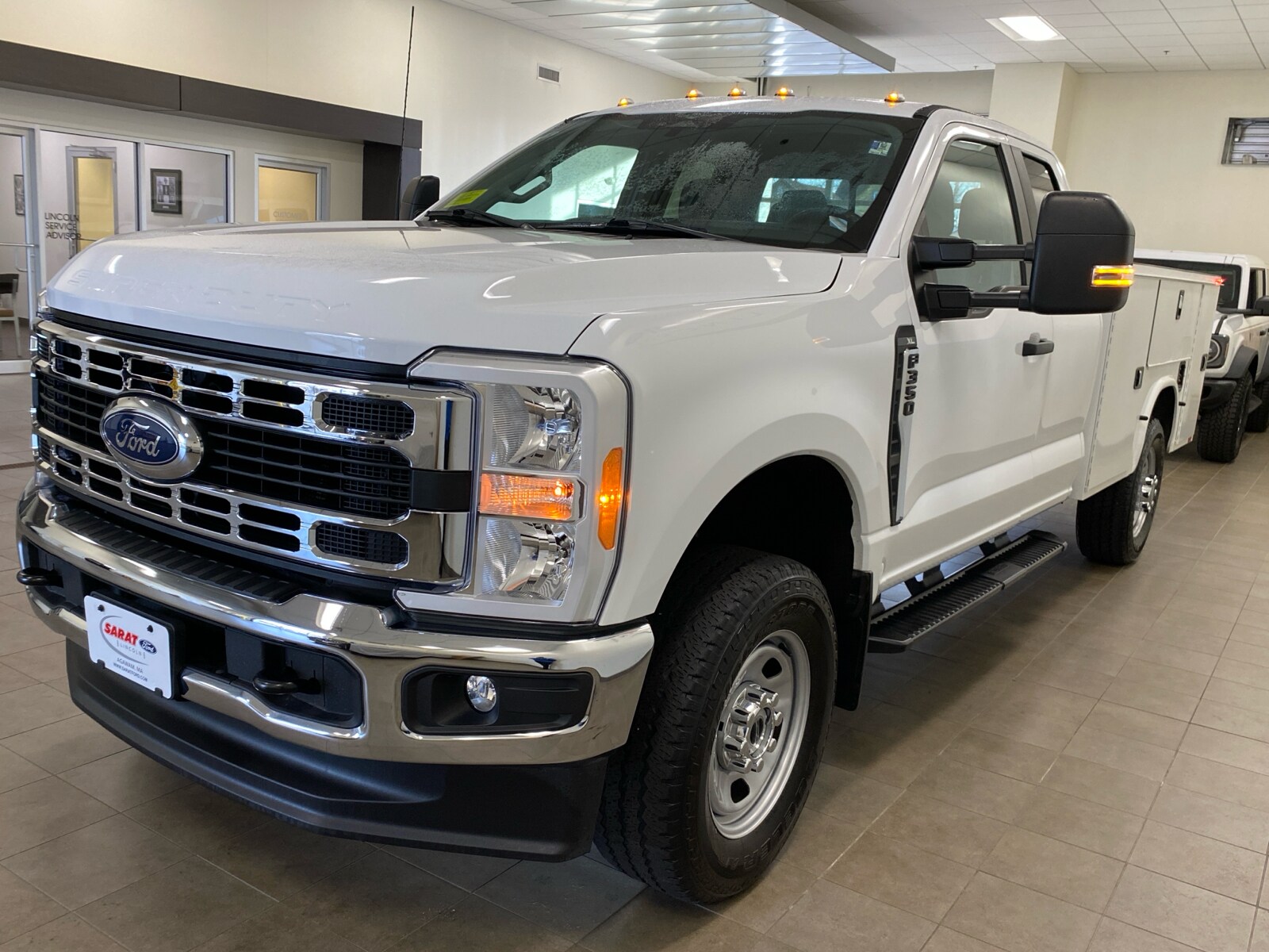 2023 Ford F-350 XL photo 4