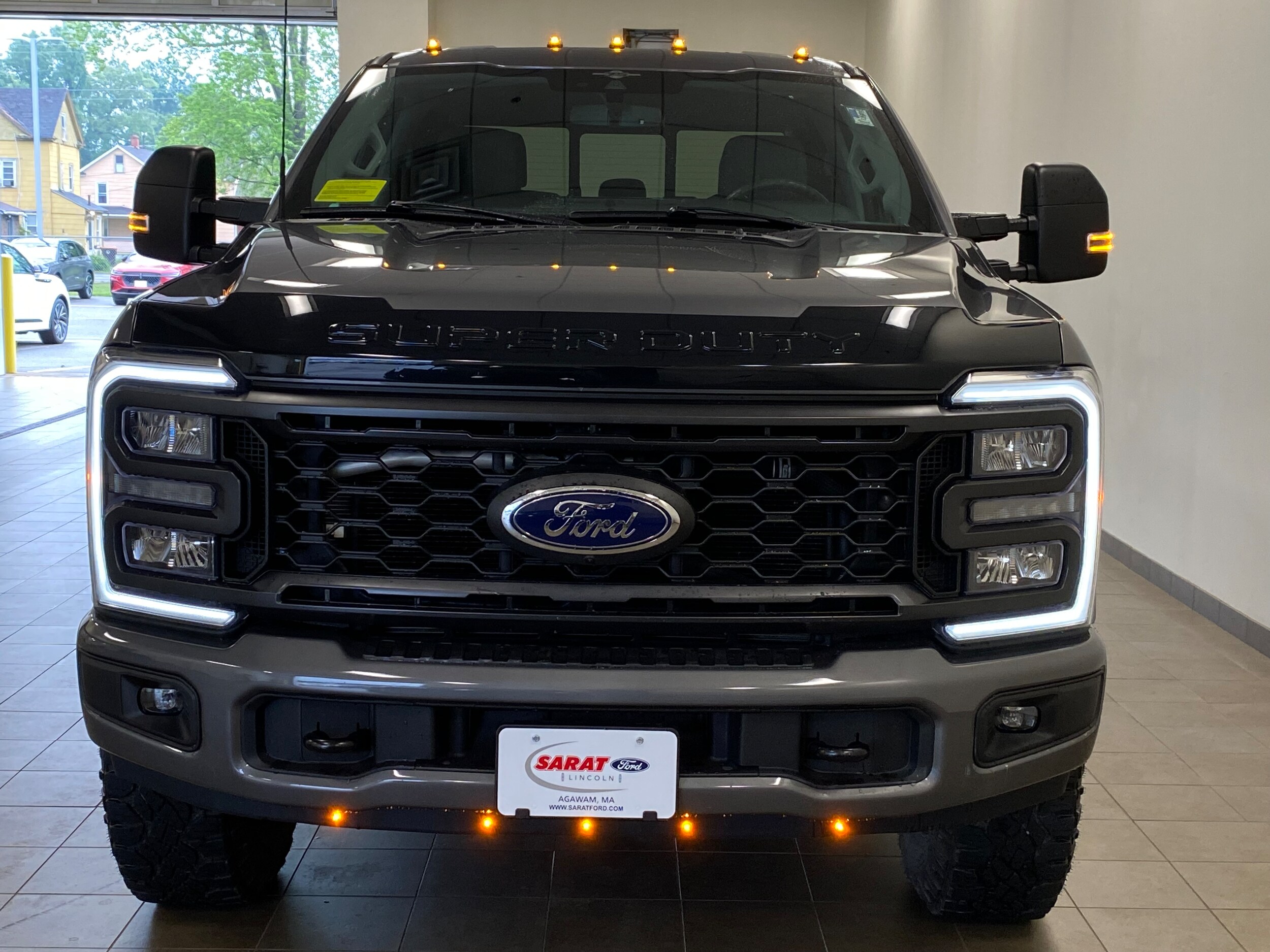 2023 Ford F-350 XLT photo 3