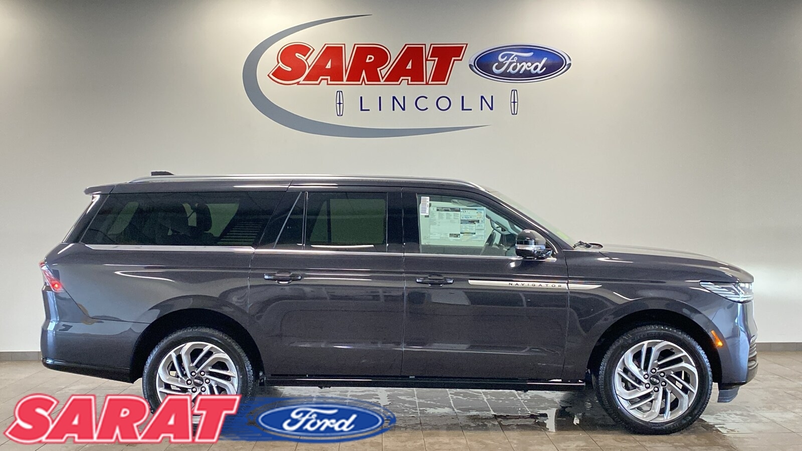 STARLIGHT GRAY PC 2027 Lincoln Navigator SUV / Crossover Four-Wheel Drive Automatic