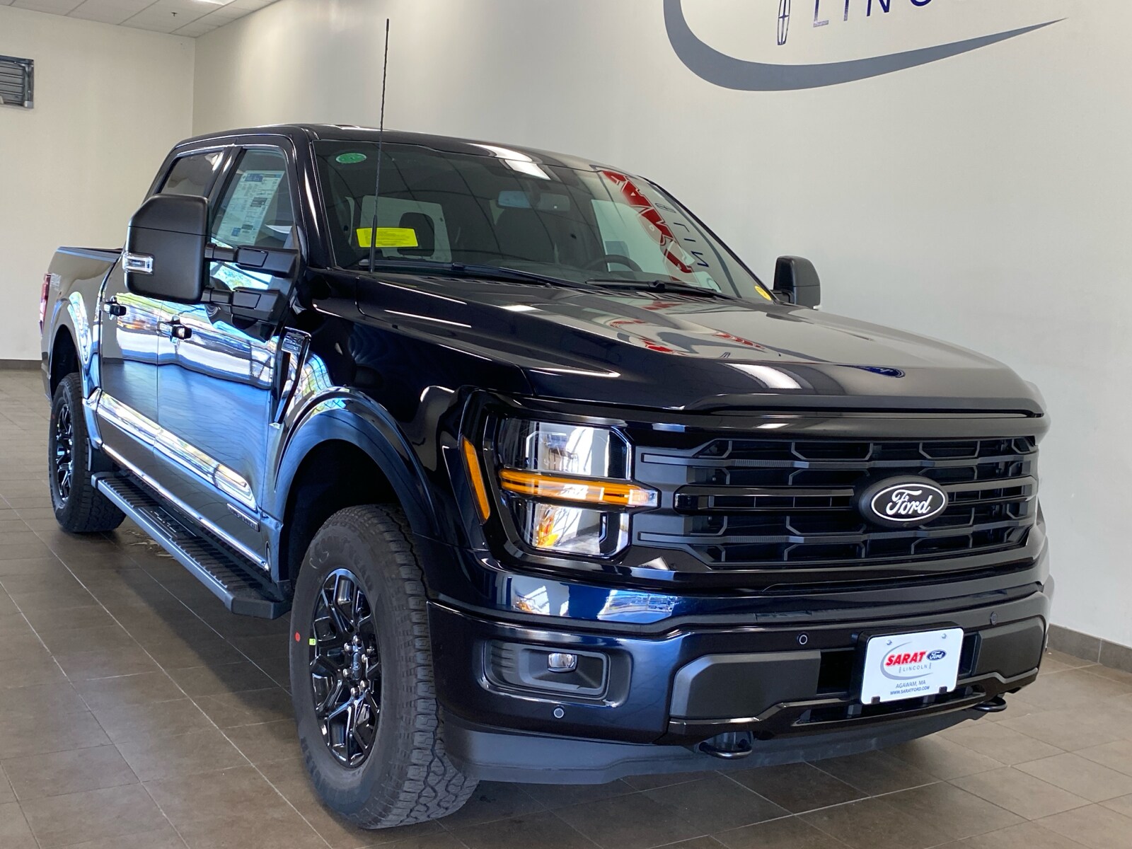 2025 Ford F-150 XLT photo 2