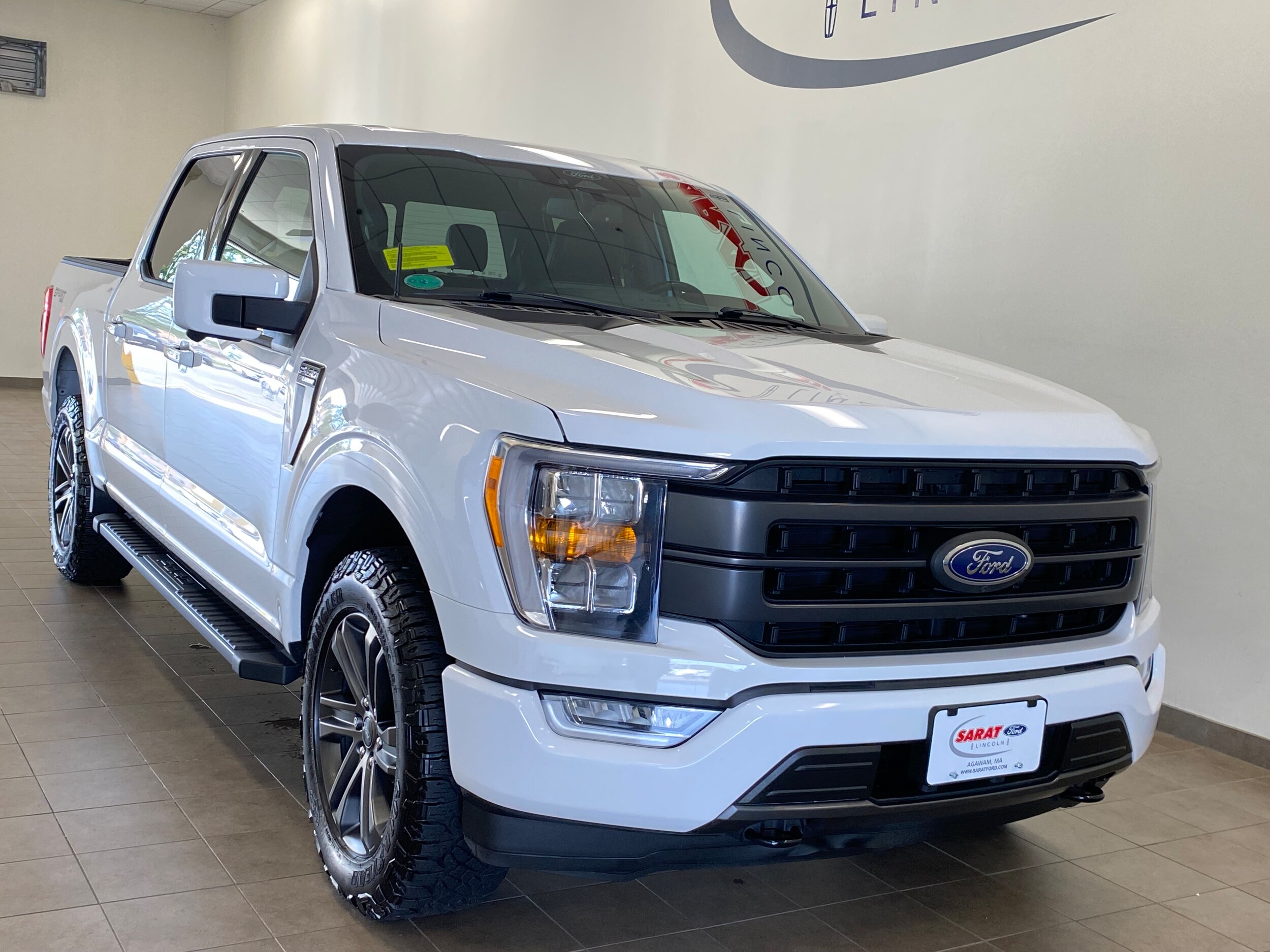 2022 Ford F-150 Lariat photo 2