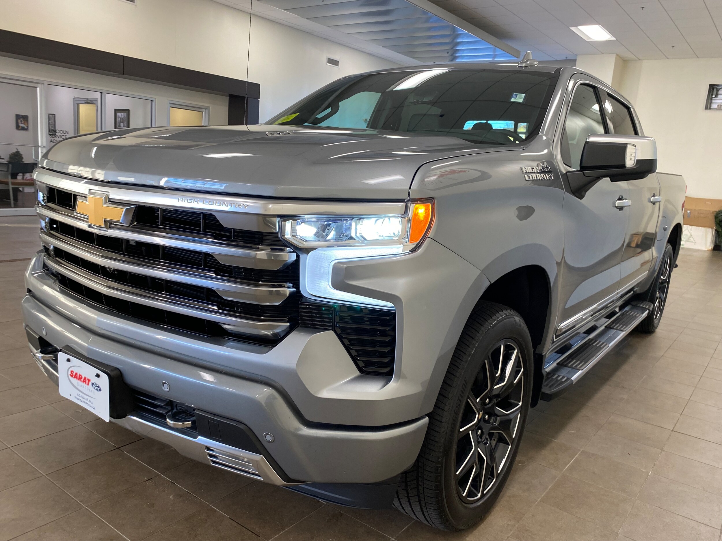 2024 Chevrolet Silverado 1500 High Country photo 4