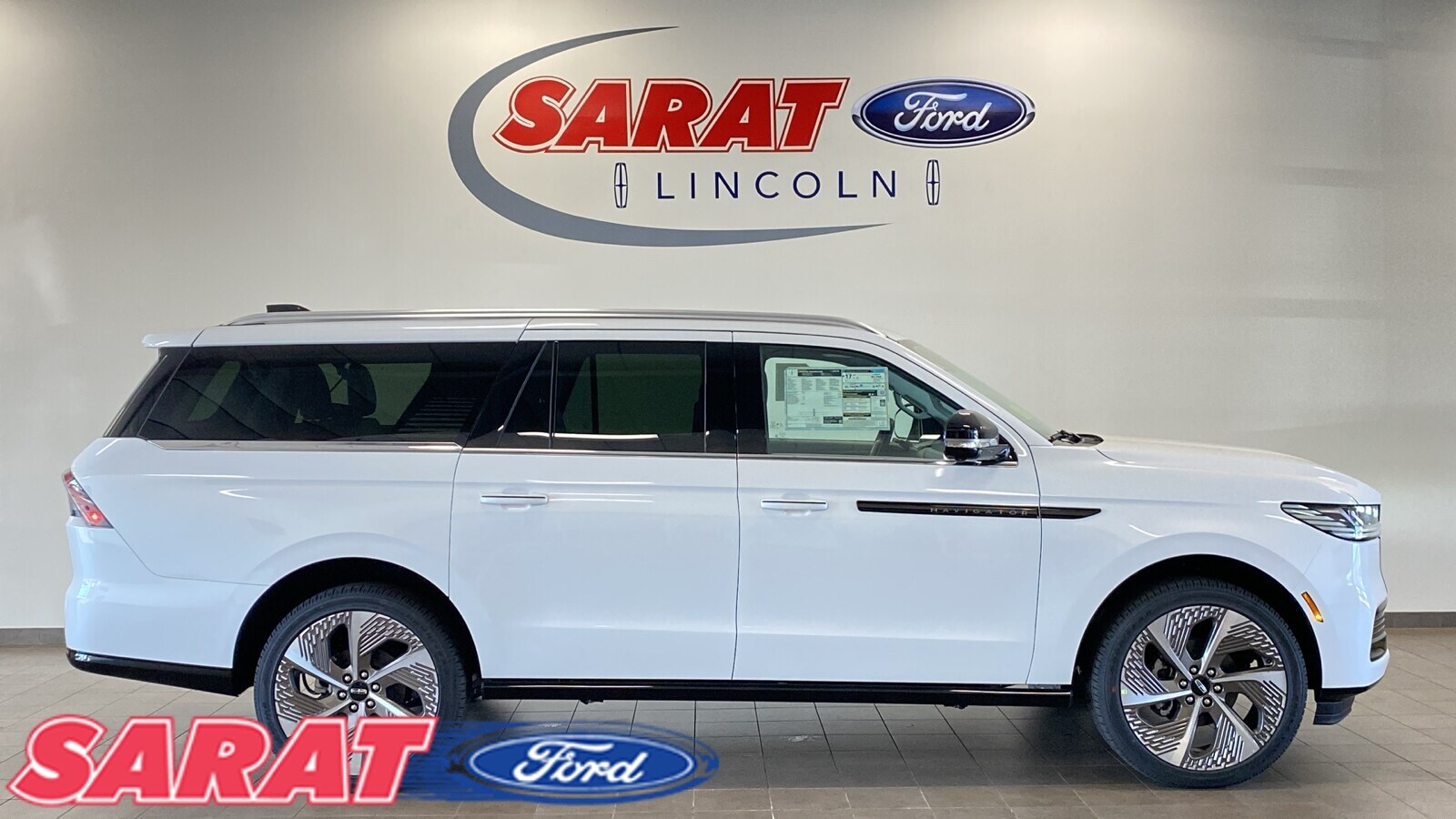 PRISTINE WHITE METALLIC 3C 2027 Lincoln Navigator SUV / Crossover Four-Wheel Drive Automatic