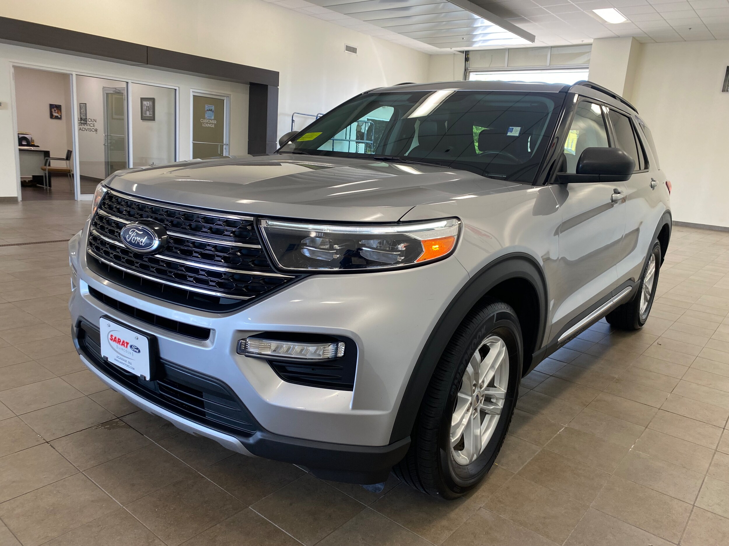 2021 Ford Explorer XLT photo 2