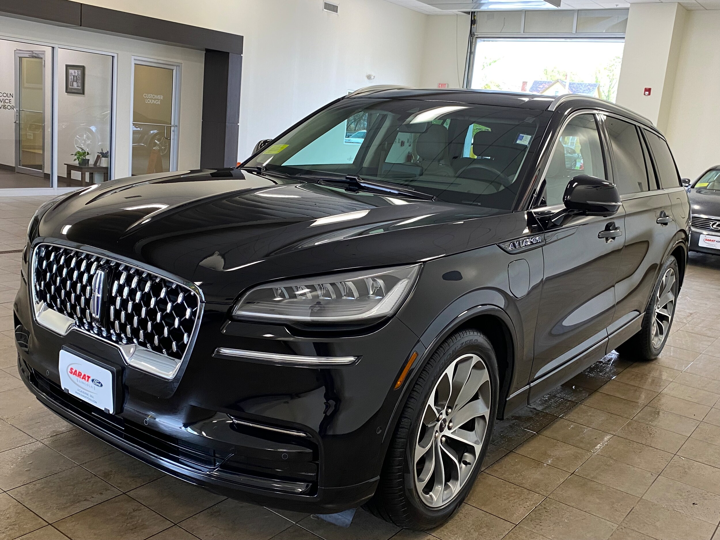2023 Lincoln Aviator Grand Touring photo 3