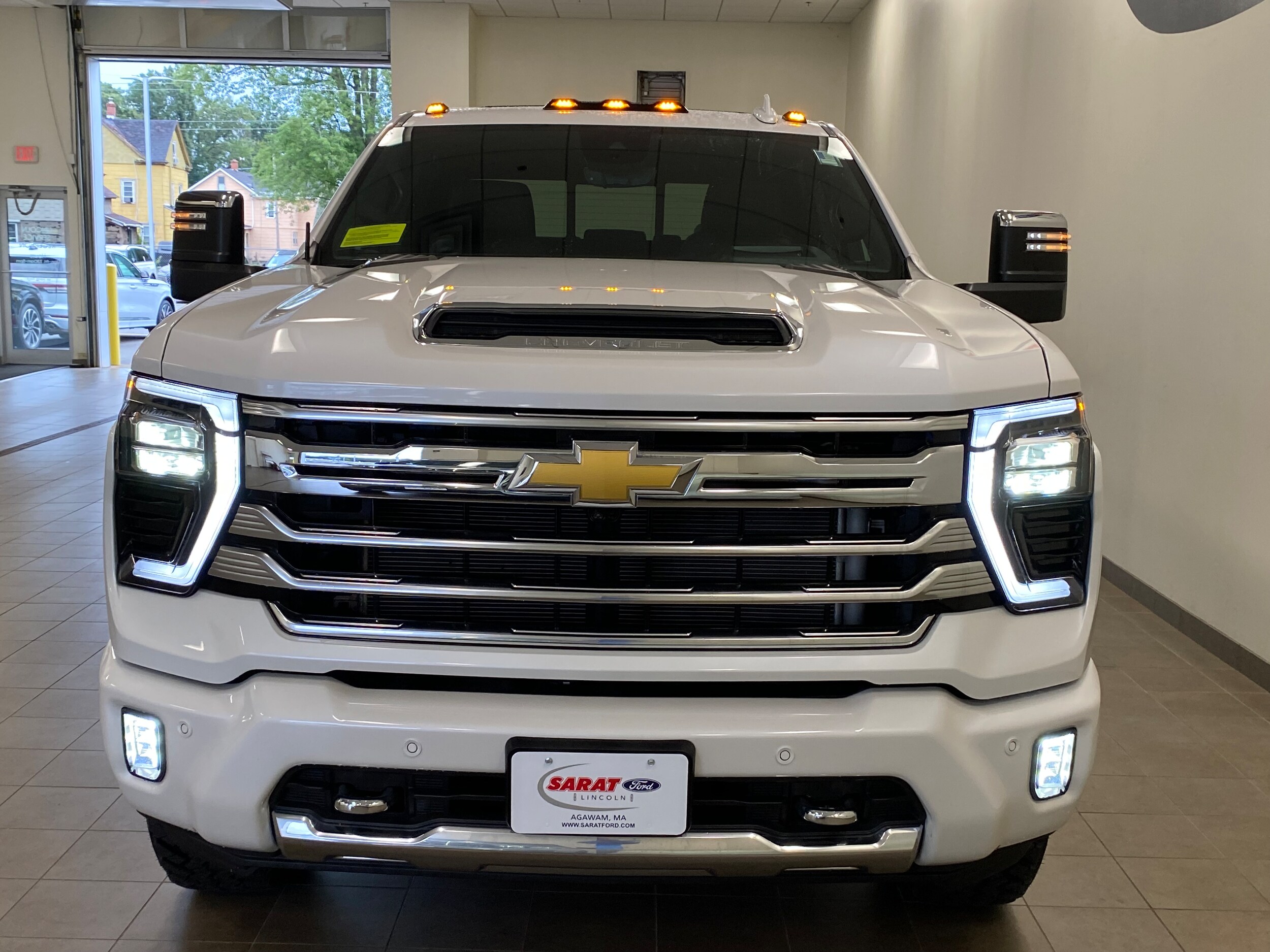 2025 Chevrolet Silverado 2500HD High Country photo 2