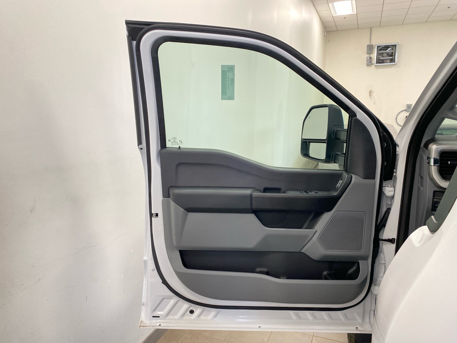 2024 Ford F-550 Super Duty Chassis Cab XL - Photo 10